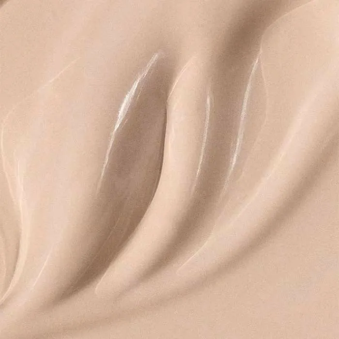 MADARA Skin Equal Soft Glow Foundation SPF15